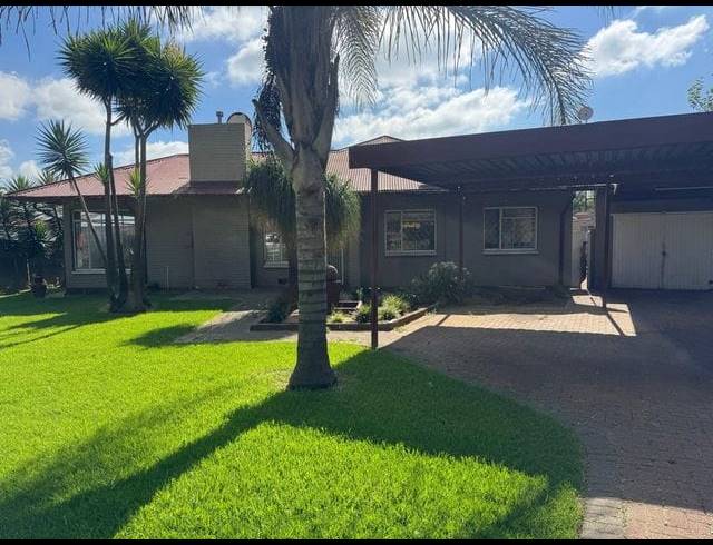 3 BEDROOM FREEHOLD FOR SALE IN BRENTHURST
